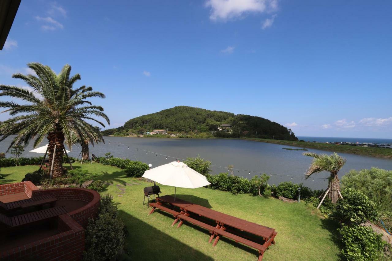 Jeju Lake Pension Εξωτερικό φωτογραφία